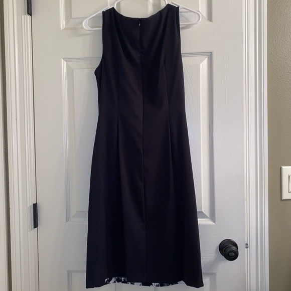 Connected Apparel Womens Black and White Sleeveless Floral Fitted Midi Dress - Picture 2 of 3